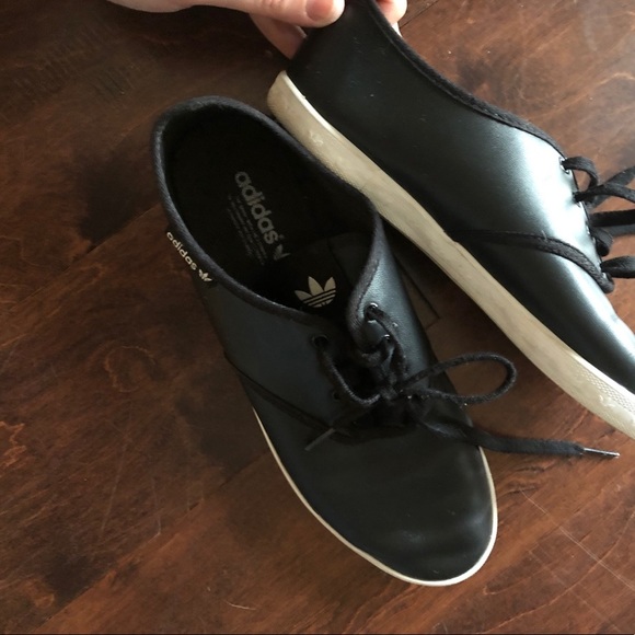 Adidas black lace up sneakers size 7 - Picture 4 of 4